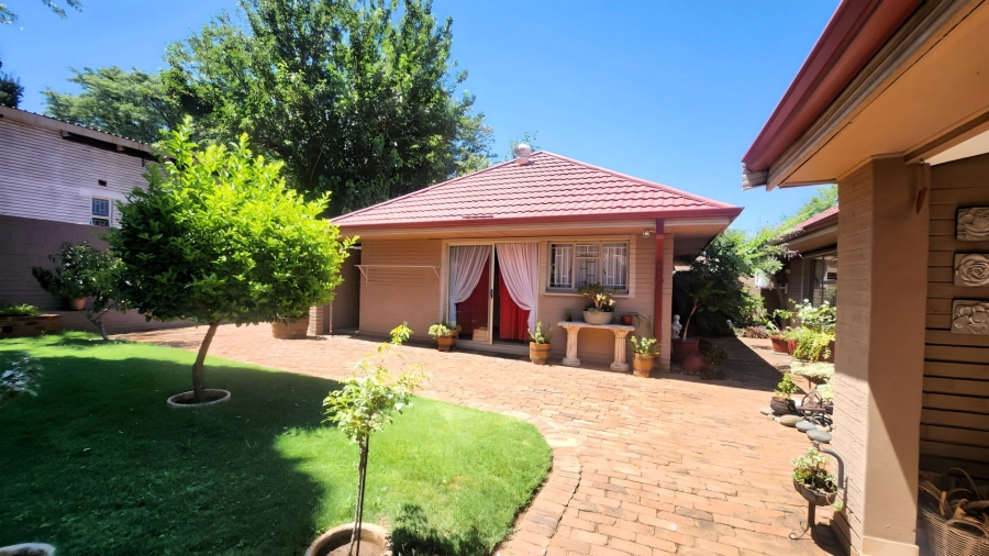 4 Bedroom Property for Sale in Wilkoppies North West